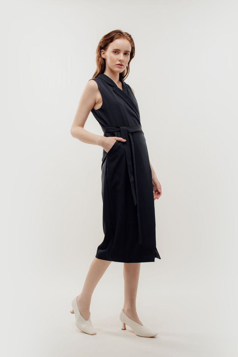 Sleeveless Midi Wrap Dress in Navy – KLARRA